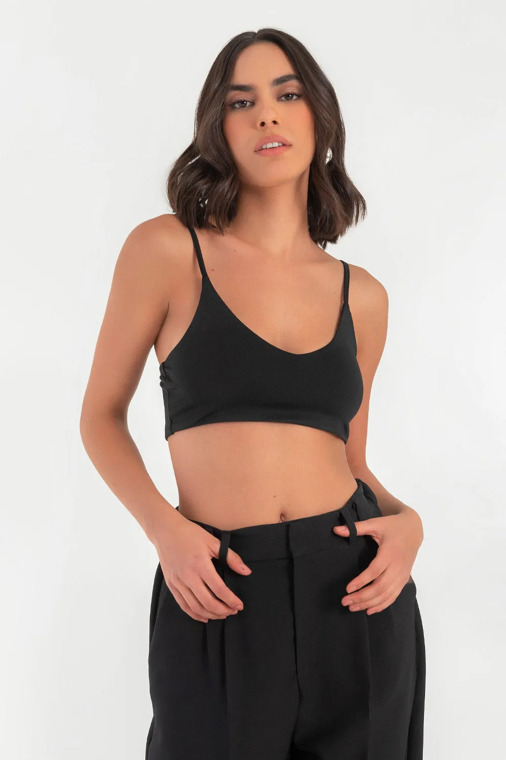 Crop top ajustado de escote v