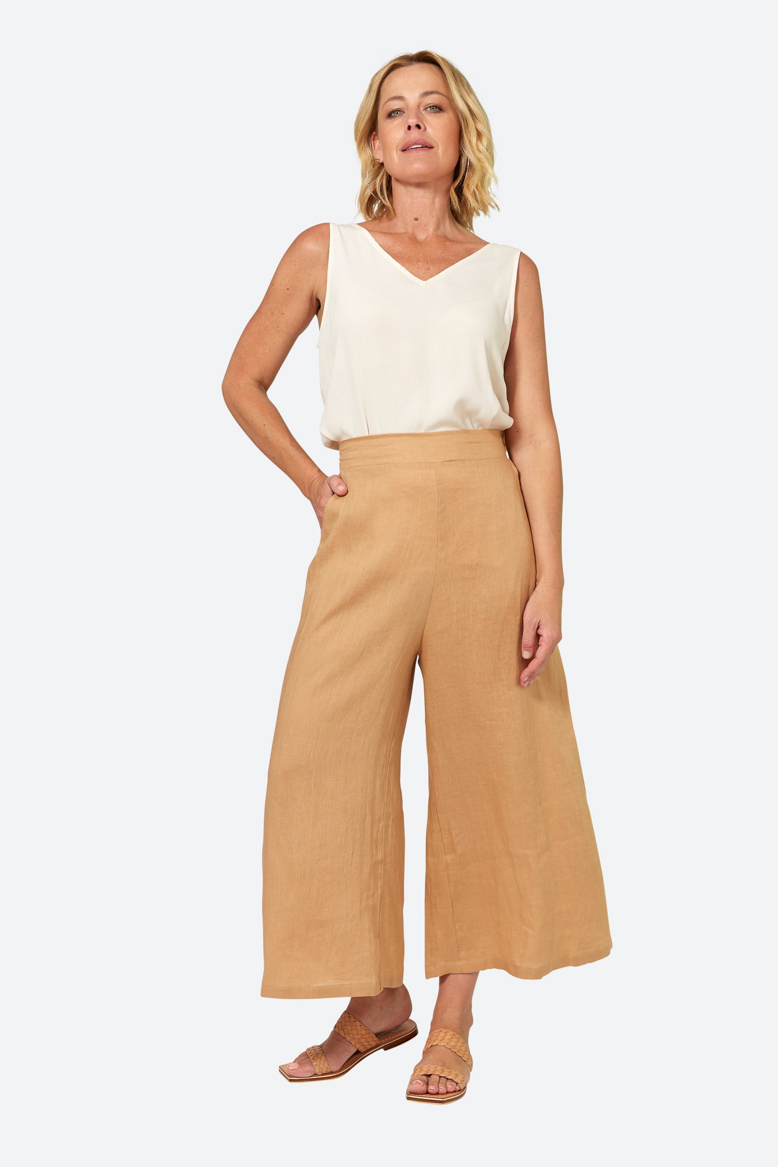 SALE -  La Vie Crop Linen Pant - Caramel